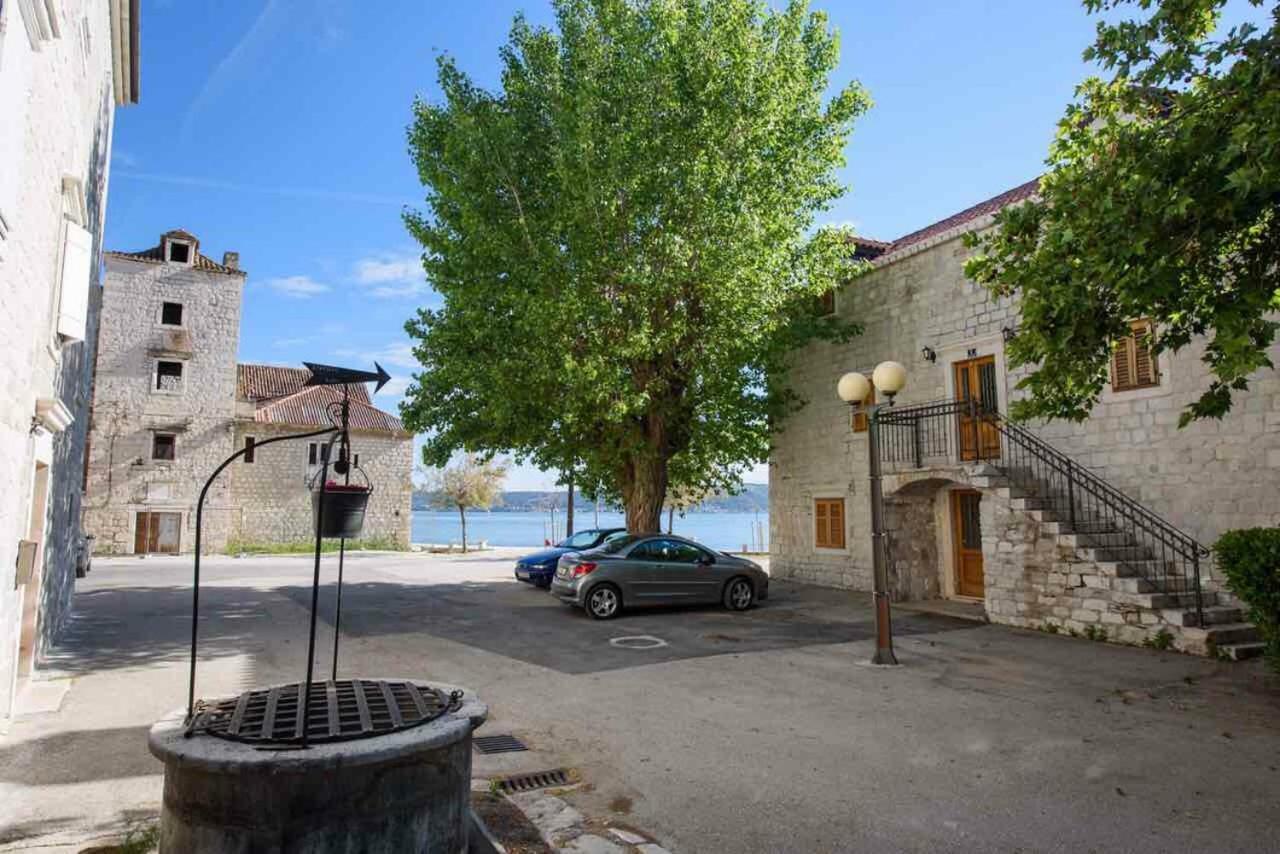 Suncica Apartments Kastela Luaran gambar